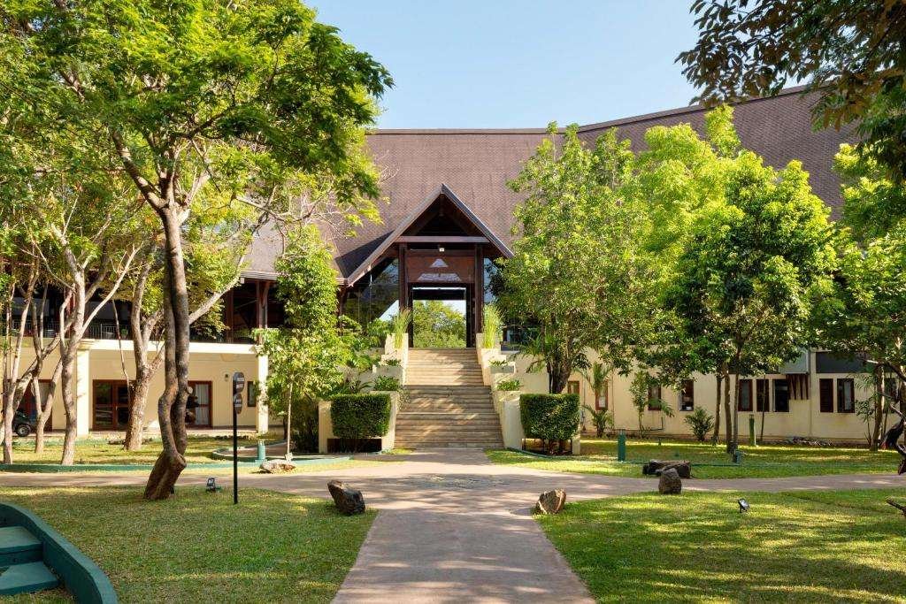 Occidental  Paradise  Dambulla